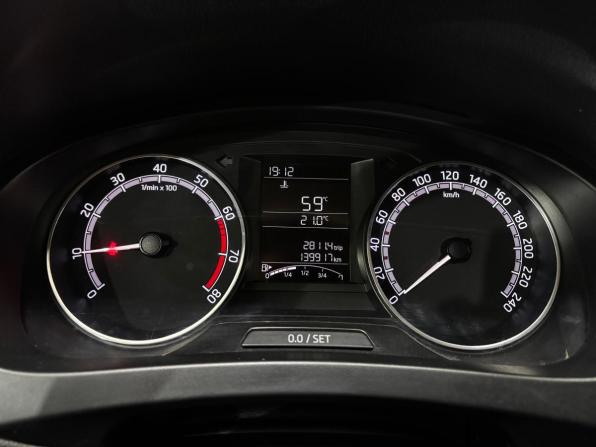 Skoda Rapid I Рестайлинг с пробегом 2018 года, цена 1 160 000 рублей, 140000 км, лифтбек, Автокод Объявления