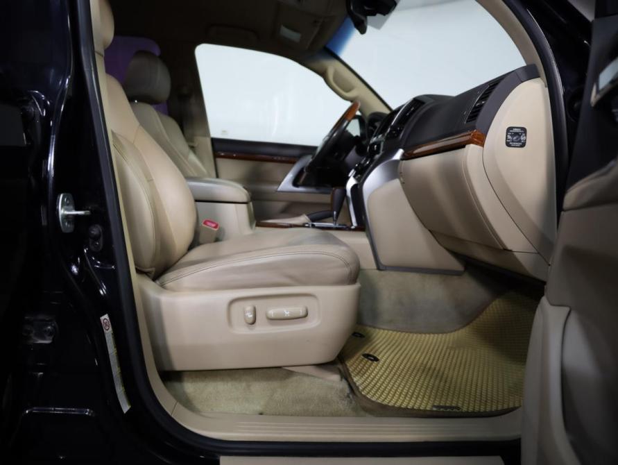Toyota Land Cruiser 200 Series Рестайлинг 1 Санкт-Петербург  - изображение 26