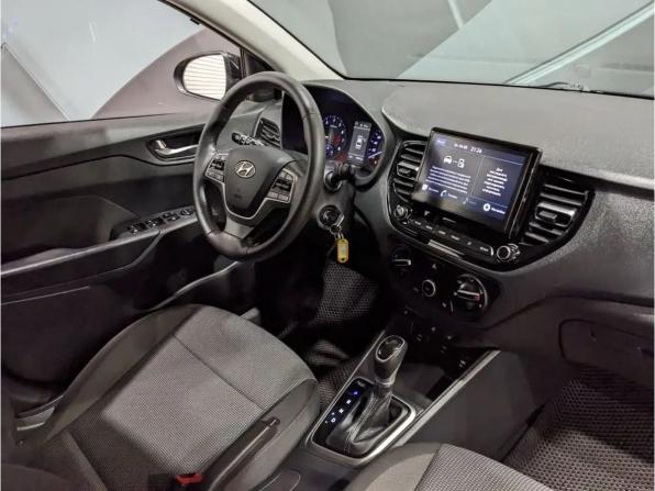 Hyundai Solaris II Рестайлинг с пробегом 2021 года, цена 1 635 000 рублей, 50493 км, седан, Автокод Объявления