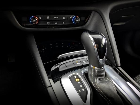 Opel Insignia II Рестайлинг с пробегом 2021 года, цена 1 890 000 рублей, 113346 км, лифтбек, Автокод Объявления
