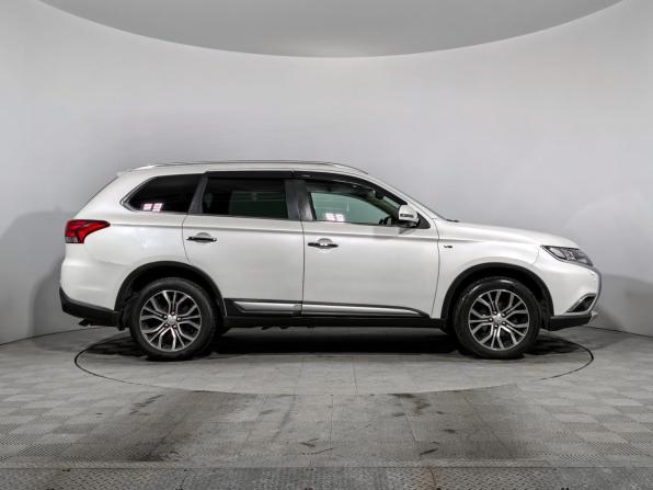 Mitsubishi Outlander III Рестайлинг 2 с пробегом 2017 года, цена 2 100 000 рублей, 165522 км, внедорожник, Автокод Объявления