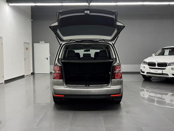 Volkswagen Touran I Рестайлинг с пробегом 2008 года, цена 875 000 рублей, 179712 км, компактвэн, Автокод Объявления