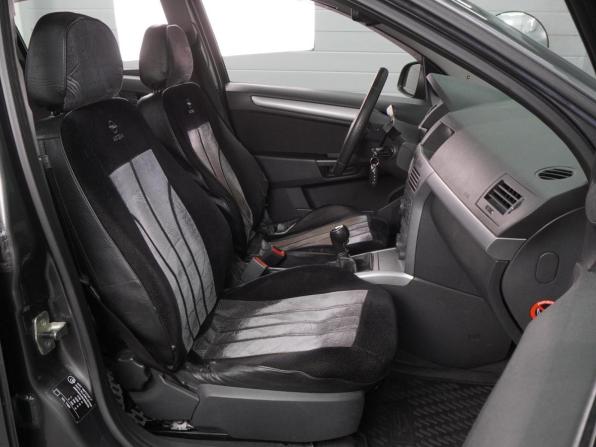Opel Astra H Рестайлинг с пробегом 2011 года, цена 699 000 рублей, 165459 км, седан, Автокод Объявления