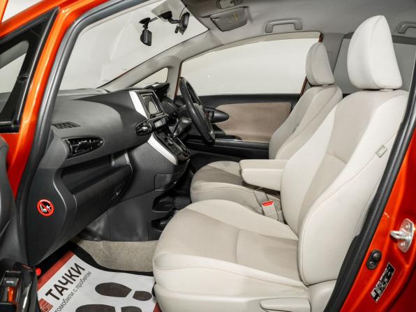 Toyota Wish II Рестайлинг с пробегом 2016 года, цена 1 400 000 рублей, 138401 км, минивэн, Автокод Объявления