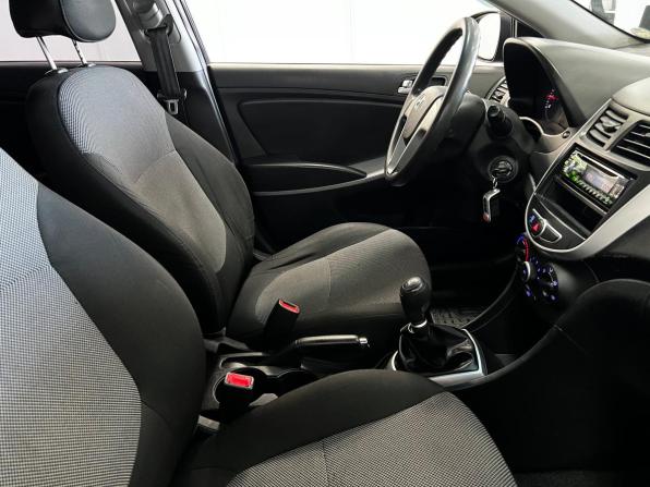 Hyundai Solaris I с пробегом 2013 года, цена 725 000 рублей, 104795 км, седан, Автокод Объявления