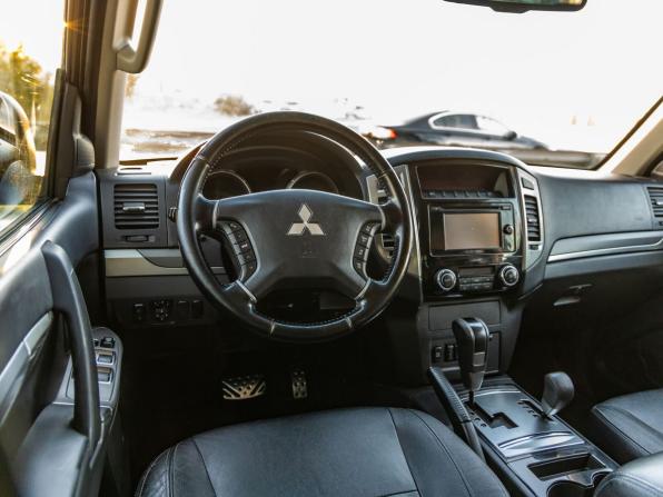 Mitsubishi Pajero IV Рестайлинг 2 с пробегом 2015 года, цена 2 698 000 рублей, 147138 км, внедорожник, Автокод Объявления