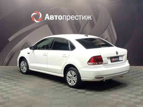 Volkswagen Polo V Рестайлинг с пробегом 2017 года, цена 899 000 рублей, 177697 км, седан, Автокод Объявления