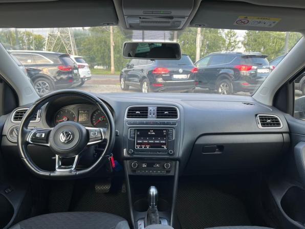 Volkswagen Polo V Рестайлинг с пробегом 2018 года, цена 1 232 800 рублей, 151289 км, седан, Автокод Объявления
