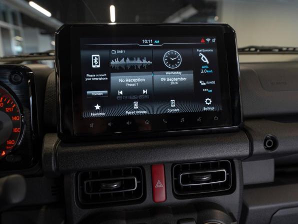 Suzuki Jimny IV с пробегом 2025 года, цена 4 200 000 рублей, 31 км, внедорожник, Автокод Объявления