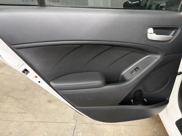 Kia Cerato III с пробегом 2014 года, цена 947 000 рублей, 211756 км, седан, Автокод Объявления
