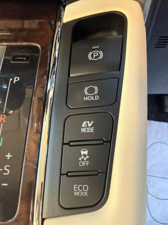 Toyota Alphard III Рестайлинг с пробегом 2018 года, цена 3 799 995 рублей, 240330 км, минивэн, Автокод Объявления