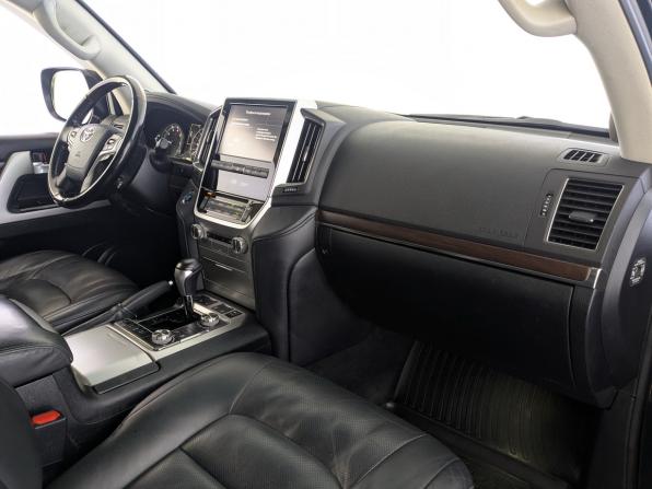 Toyota Land Cruiser 200 Series Рестайлинг 2 с пробегом 2020 года, цена 7 850 000 рублей, 136625 км, внедорожник, Автокод Объявления