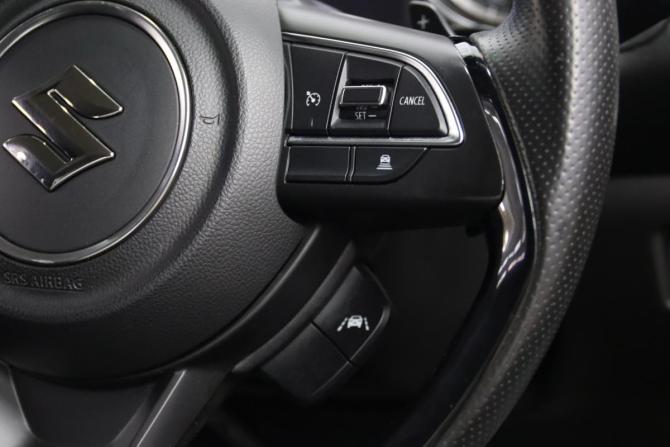Suzuki Swift V с пробегом 2018 года, цена 1 355 550 рублей, 53082 км, хэтчбек, Автокод Объявления