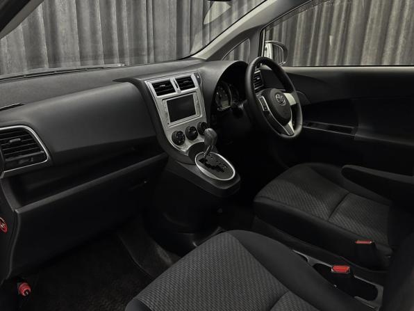 Toyota Ractis II с пробегом 2012 года, цена 1 120 000 рублей, 50000 км, хэтчбек, Автокод Объявления