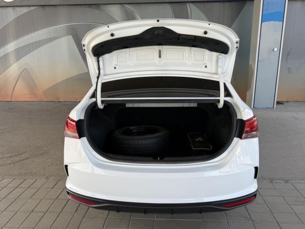 Hyundai Solaris II Рестайлинг с пробегом 2021 года, цена 1 369 000 рублей, 117488 км, седан, Автокод Объявления