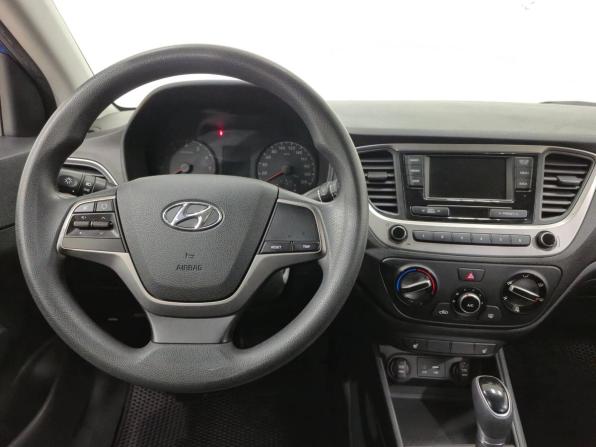 Hyundai Solaris II с пробегом 2017 года, цена 1 230 000 рублей, 128057 км, седан, Автокод Объявления