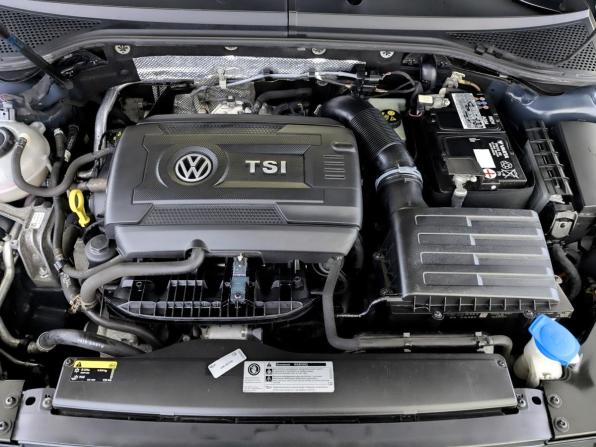 Volkswagen Passat B8 с пробегом 2019 года, цена 2 400 000 рублей, 128087 км, седан, Автокод Объявления