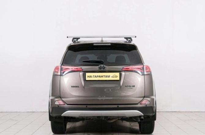 Toyota RAV4 IV (XA40) Рестайлинг с пробегом 2018 года, цена 2 599 000 рублей, 137034 км, внедорожник, Автокод Объявления