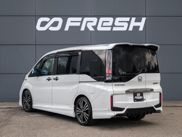 Honda Stepwgn V с пробегом 2015 года, цена 2 170 000 рублей, 114052 км, минивэн, Автокод Объявления