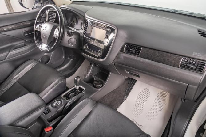 Mitsubishi Outlander III Рестайлинг 2 с пробегом 2016 года, цена 1 869 000 рублей, 86000 км, внедорожник, Автокод Объявления