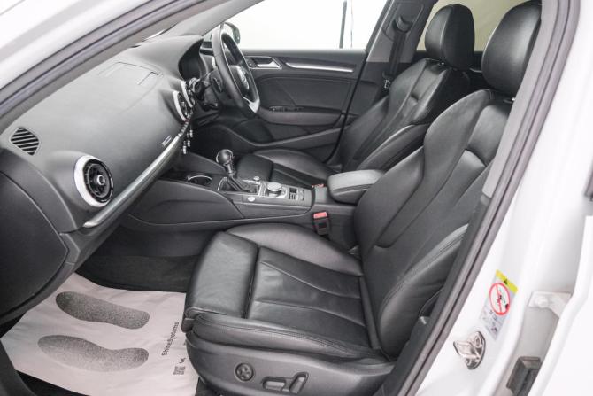 Audi A3 III (8V) Рестайлинг с пробегом 2019 года, цена 2 109 000 рублей, 37500 км, седан, Автокод Объявления