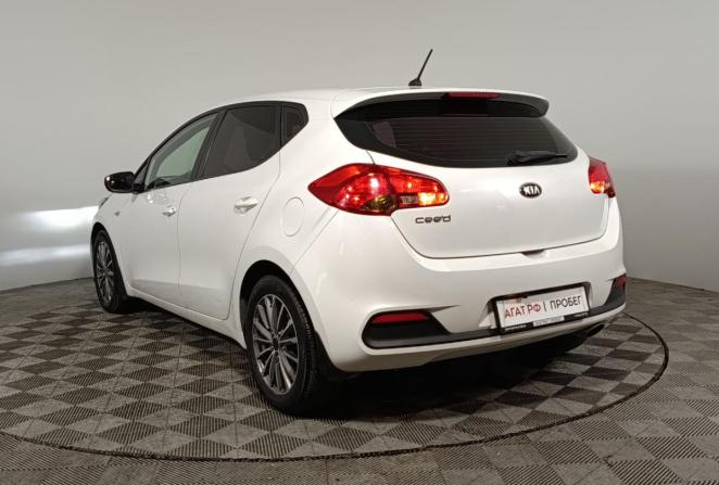Kia Ceed II с пробегом 2015 года, цена 1 270 000 рублей, 123560 км, хэтчбек, Автокод Объявления