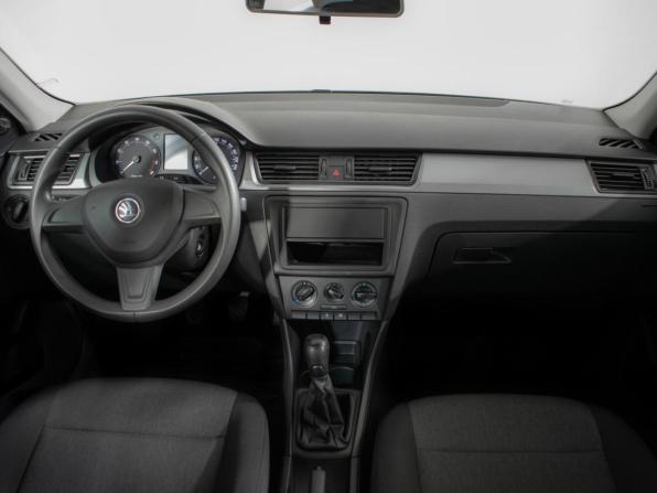 Skoda Rapid I с пробегом 2015 года, цена 1 030 000 рублей, 31336 км, лифтбек, Автокод Объявления