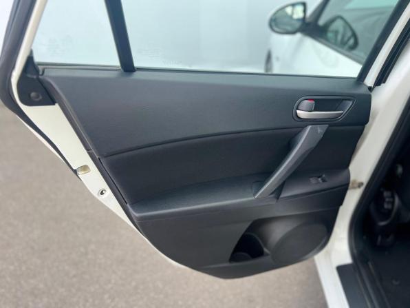 Mazda 3 II (BL) Рестайлинг с пробегом 2012 года, цена 720 000 рублей, 196000 км, хэтчбек, Автокод Объявления