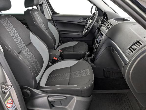 Skoda Yeti I Рестайлинг с пробегом 2017 года, цена 1 505 000 рублей, 113469 км, внедорожник, Автокод Объявления