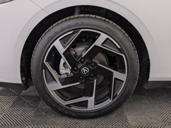 Changan Lamore с пробегом 2024 года, цена 2 319 000 рублей, 178 км, седан, Автокод Объявления
