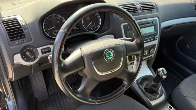 Skoda Octavia II (A5) Рестайлинг с пробегом 2012 года, цена 469 000 рублей, 261000 км, лифтбек, Автокод Объявления