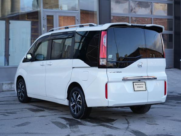 Honda Stepwgn V с пробегом 2016 года, цена 1 660 000 рублей, 133797 км, минивэн, Автокод Объявления