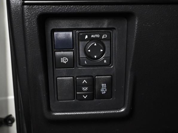 Toyota Land Cruiser Prado 150 Series Рестайлинг 2 с пробегом 2017 года, цена 4 200 000 рублей, 388589 км, внедорожник, Автокод Объявления