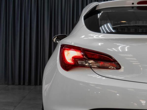 Opel Astra J Рестайлинг с пробегом 2013 года, цена 875 000 рублей, 150766 км, хэтчбек, Автокод Объявления
