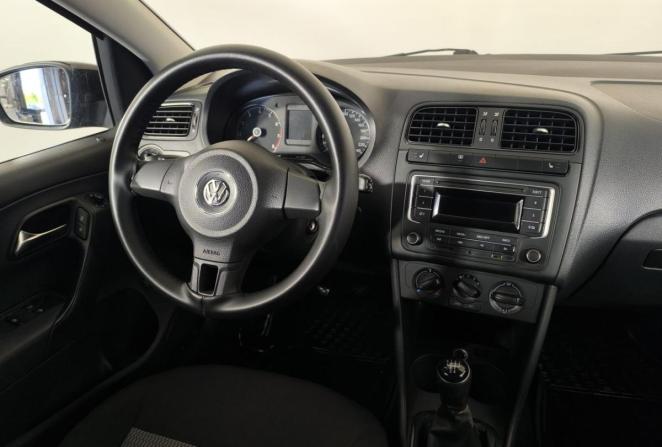 Volkswagen Polo V Рестайлинг с пробегом 2015 года, цена 680 000 рублей, 230036 км, седан, Автокод Объявления