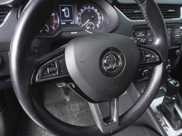 Skoda Octavia III (A7) Рестайлинг с пробегом 2019 года, цена 2 520 000 рублей, 36858 км, лифтбек, Автокод Объявления