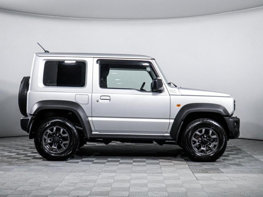 Suzuki Jimny IV Москва  - изображение 4