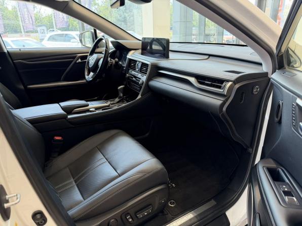 Lexus RX IV Рестайлинг с пробегом 2019 года, цена 4 990 000 рублей, 131334 км, внедорожник, Автокод Объявления