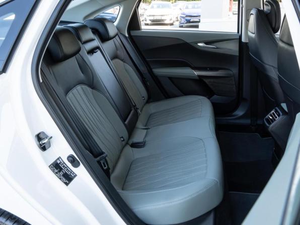 Changan Lamore с пробегом 2024 года, цена 2 089 000 рублей, 15317 км, седан, Автокод Объявления