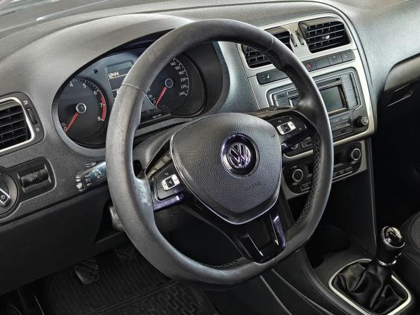 Volkswagen Polo V Рестайлинг с пробегом 2015 года, цена 675 000 рублей, 259563 км, седан, Автокод Объявления