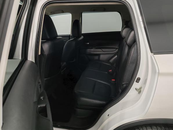 Mitsubishi Outlander III Рестайлинг 2 с пробегом 2015 года, цена 1 729 000 рублей, 174935 км, внедорожник, Автокод Объявления