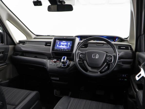 Honda Freed II с пробегом 2017 года, цена 1 400 000 рублей, 205439 км, компактвэн, Автокод Объявления