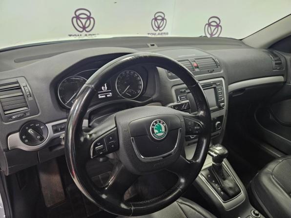 Skoda Octavia II (A5) Рестайлинг с пробегом 2012 года, цена 821 000 рублей, 260000 км, лифтбек, Автокод Объявления