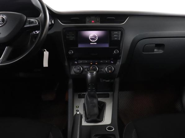 Skoda Octavia III (A7) Рестайлинг с пробегом 2018 года, цена 2 174 000 рублей, 84700 км, лифтбек, Автокод Объявления