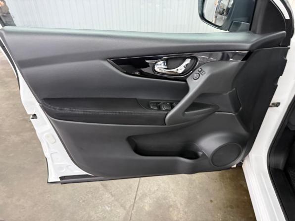 Nissan Qashqai II с пробегом 2017 года, цена 1 297 000 рублей, 190968 км, внедорожник, Автокод Объявления