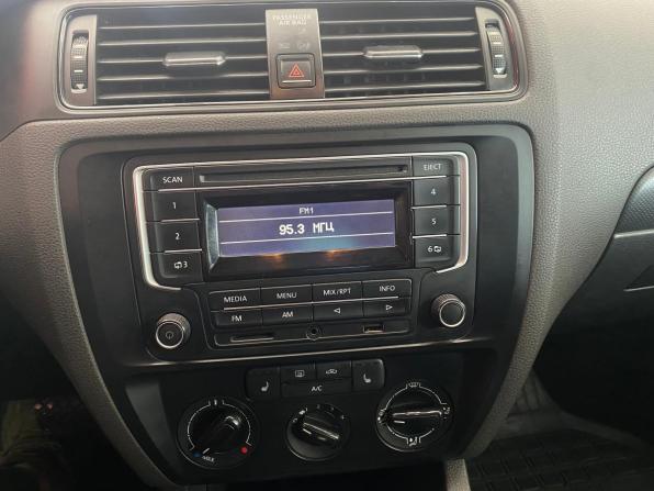 Volkswagen Jetta VI Рестайлинг с пробегом 2015 года, цена 1 050 000 рублей, 245011 км, седан, Автокод Объявления