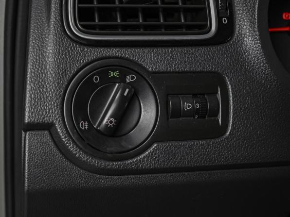 Volkswagen Polo V Рестайлинг с пробегом 2018 года, цена 1 228 000 рублей, 158273 км, седан, Автокод Объявления