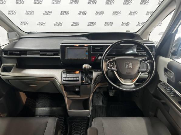 Honda Stepwgn V с пробегом 2016 года, цена 1 515 000 рублей, 181000 км, минивэн, Автокод Объявления