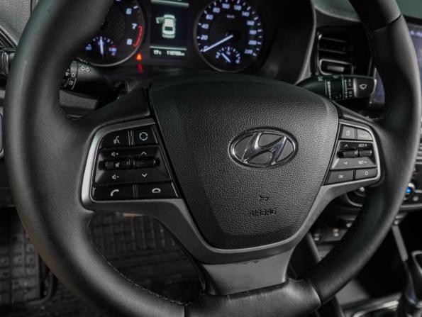 Hyundai Solaris II Рестайлинг с пробегом 2021 года, цена 1 549 000 рублей, 118788 км, седан, Автокод Объявления