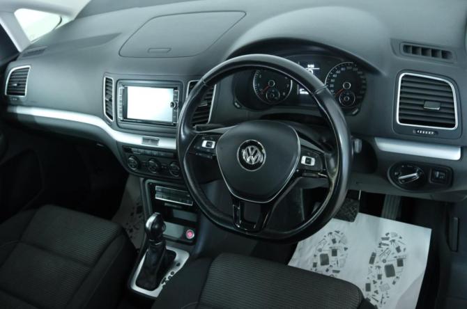 Volkswagen Sharan II Рестайлинг с пробегом 2018 года, цена 1 569 000 рублей, 109000 км, минивэн, Автокод Объявления